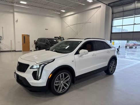 Used 2022 Cadillac XT4 Sport w/ Sun And Sound Package AWD/4WD image 4