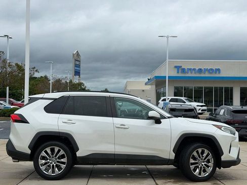 Used 2021 Toyota RAV4 XLE Premium FWD image 5