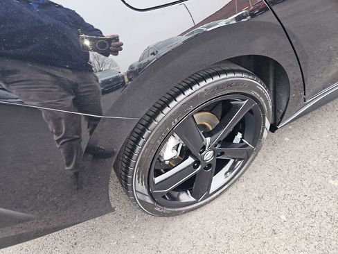 Used 2022 Nissan Sentra SR w/ Midnight Edition image 14