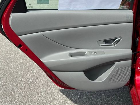 Certified 2025 Hyundai Elantra Sport image 16