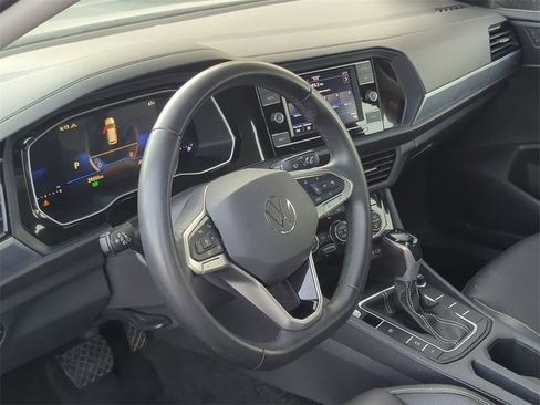 Used 2024 Volkswagen Jetta SE image 15