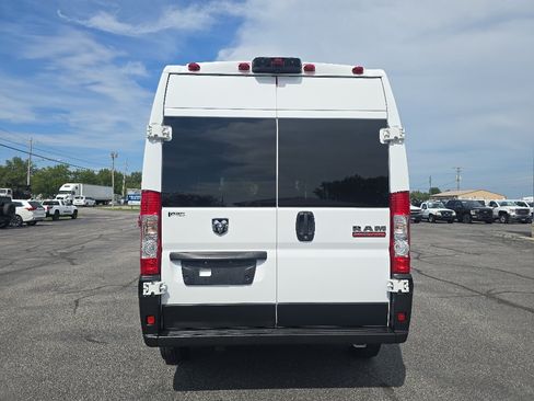 Used 2022 RAM ProMaster 2500 w/ Convenience Group FWD image 7