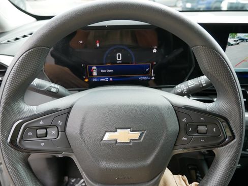 Used 2025 Chevrolet TrailBlazer LT AWD/4WD image 21