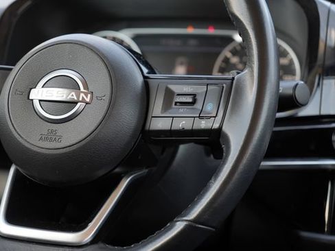 Used 2022 Nissan Pathfinder SV FWD image 19