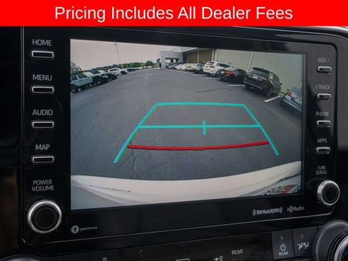 Used 2021 Toyota Highlander XLE FWD image 16