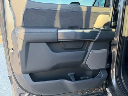 Used 2025 Ford F150 Platinum image 31