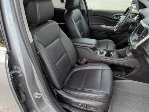Used 2023 GMC Acadia SLT w/ Technology Package FWD image 21