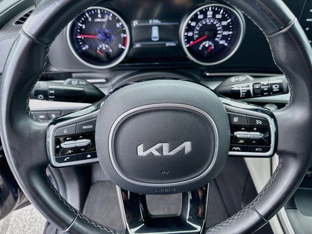 Used 2024 Kia Carnival LX FWD image 11