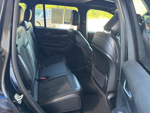 Used 2023 Jeep Grand Cherokee Altitude AWD/4WD image 12