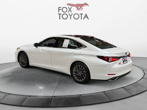 Used 2024 Lexus ES 350 w/ Luxury Package image 4