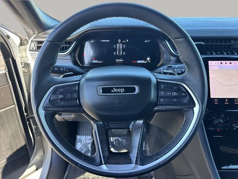 Used 2024 Jeep Grand Cherokee Limited image 29