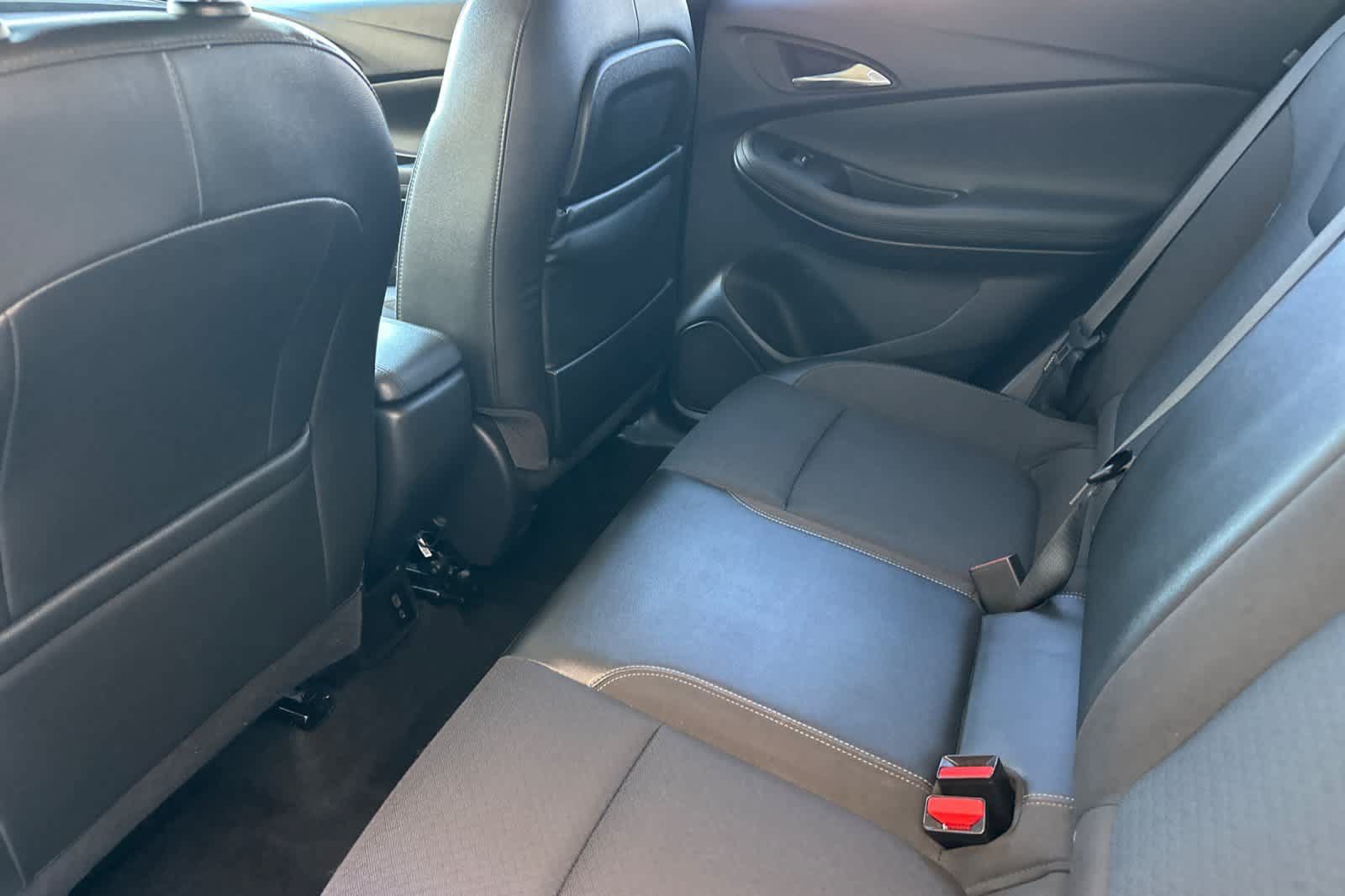 Used 2023 Buick Encore GX Preferred w/ Cold Weather Comfort Package FWD image 11