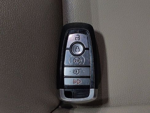 Used 2020 Ford Explorer XLT w/ Equipment Group 202A RWD image 32