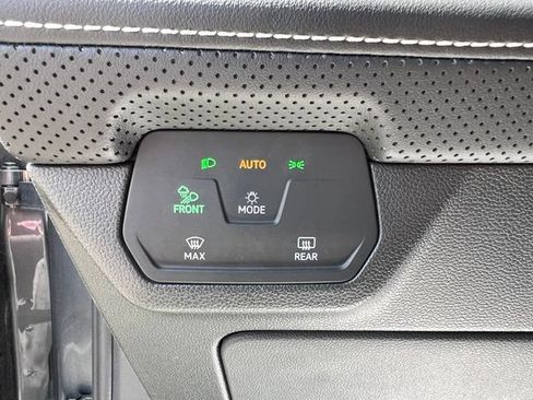 Used 2024 Volkswagen Atlas SE AWD/4WD image 26
