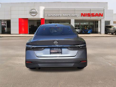 New 2026 Nissan Sentra SV w/ Floor Mat Package FWD image 4