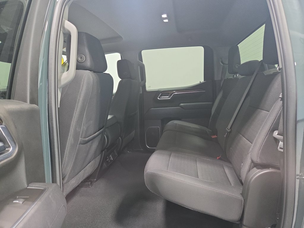 Used 2025 Chevrolet Silverado 1500 LT AWD/4WD image 26