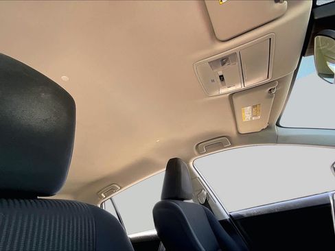 Used 2017 Toyota RAV4 LE FWD image 13
