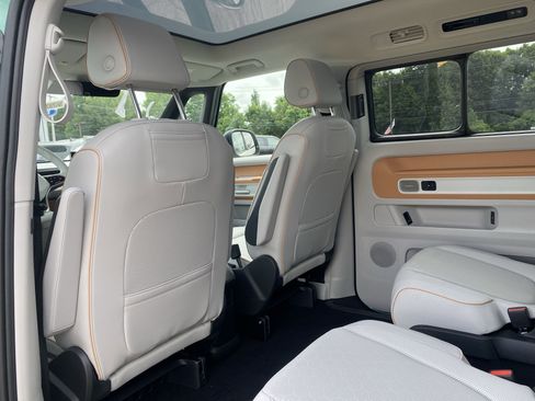 New 2025 Volkswagen ID. Buzz 1st Edition AWD/4WD image 28