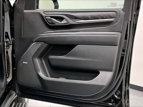 Used 2021 GMC Yukon Denali w/ Denali Premium Package AWD/4WD image 23
