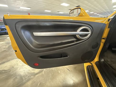 Used 2004 Chevrolet SSR w/ Preferred Equipment Group RWD image 18