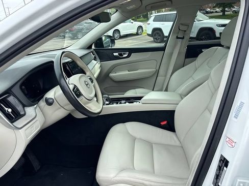 Used 2023 Volvo XC60 B5 Plus AWD/4WD image 6