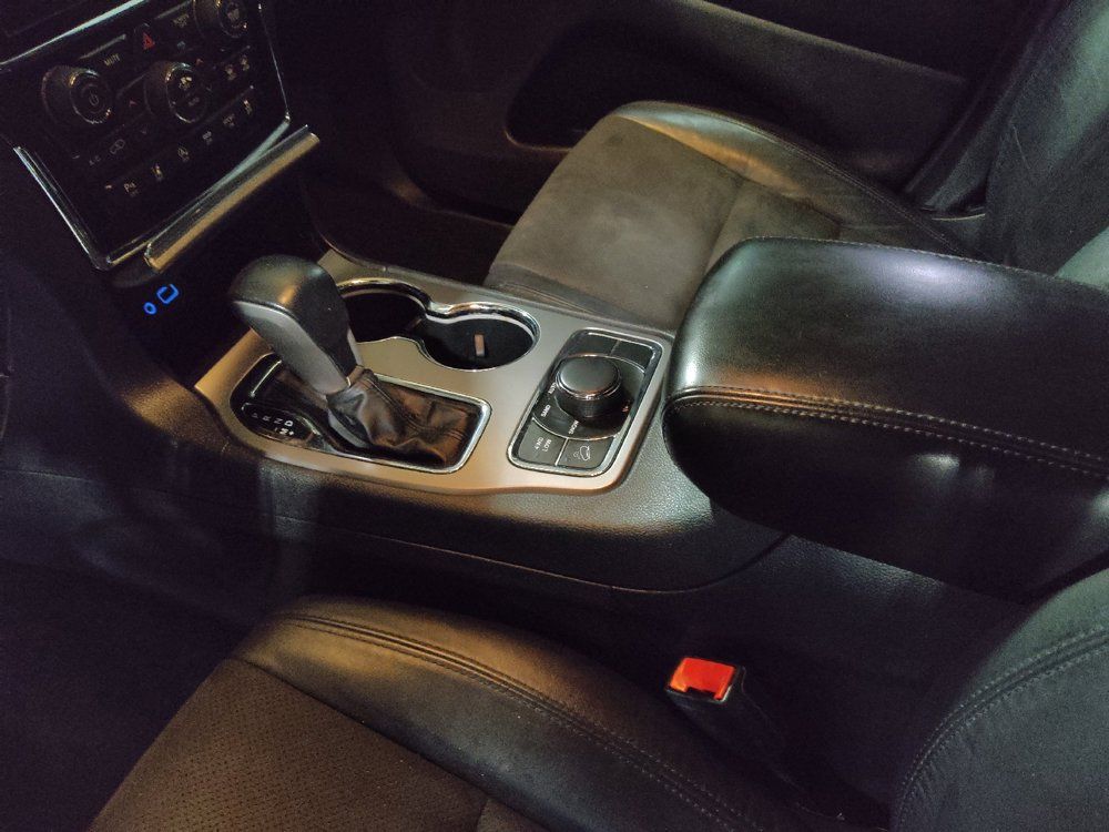 Used 2020 Jeep Grand Cherokee Altitude AWD/4WD image 26