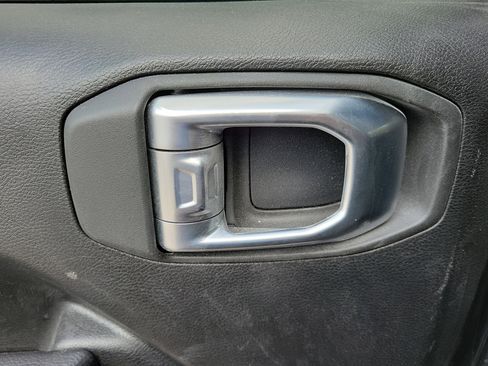 Used 2023 Jeep Gladiator Sport image 26