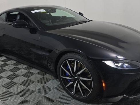 Used 2019 Aston Martin V8 Vantage Coupe image 3