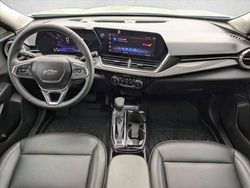Used 2025 Chevrolet Trax ACTIV w/ Sunroof Package FWD image 18