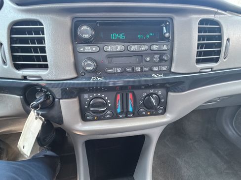 Used 2004 Chevrolet Impala LS w/ Preferred Equipment Group FWD image 17