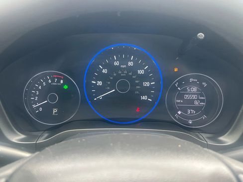 Used 2020 Honda HR-V LX image 12