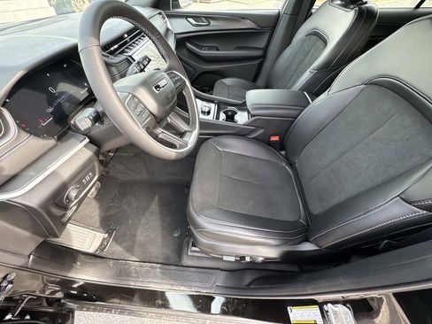 New 2025 Jeep Grand Cherokee L Altitude AWD/4WD image 23