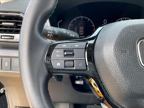 Used 2023 Honda Pilot Touring image 22