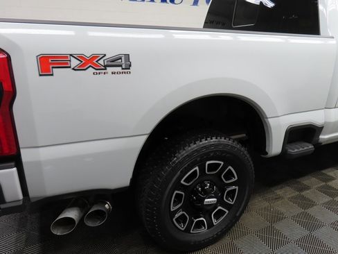 Used 2025 Ford F250 Platinum w/ FX4 Off-Road Package image 40