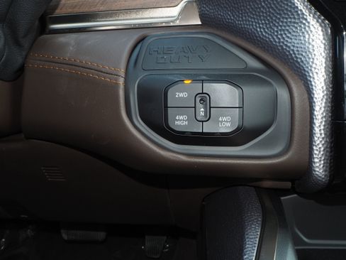 New 2025 RAM 2500 Limited image 27