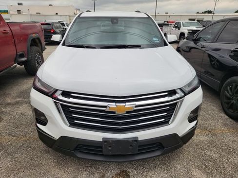 Used 2023 Chevrolet Traverse LT w/ LT Premium Package AWD/4WD image 2