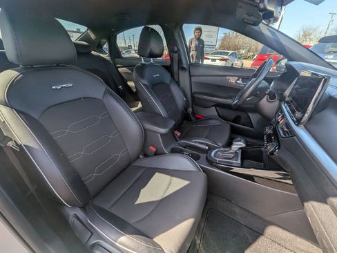 Used 2023 Kia Forte GT-Line image 8