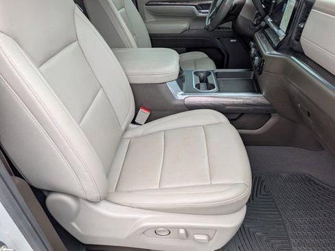 Used 2024 Chevrolet Silverado 2500 LTZ w/ LTZ Convenience Package image 26