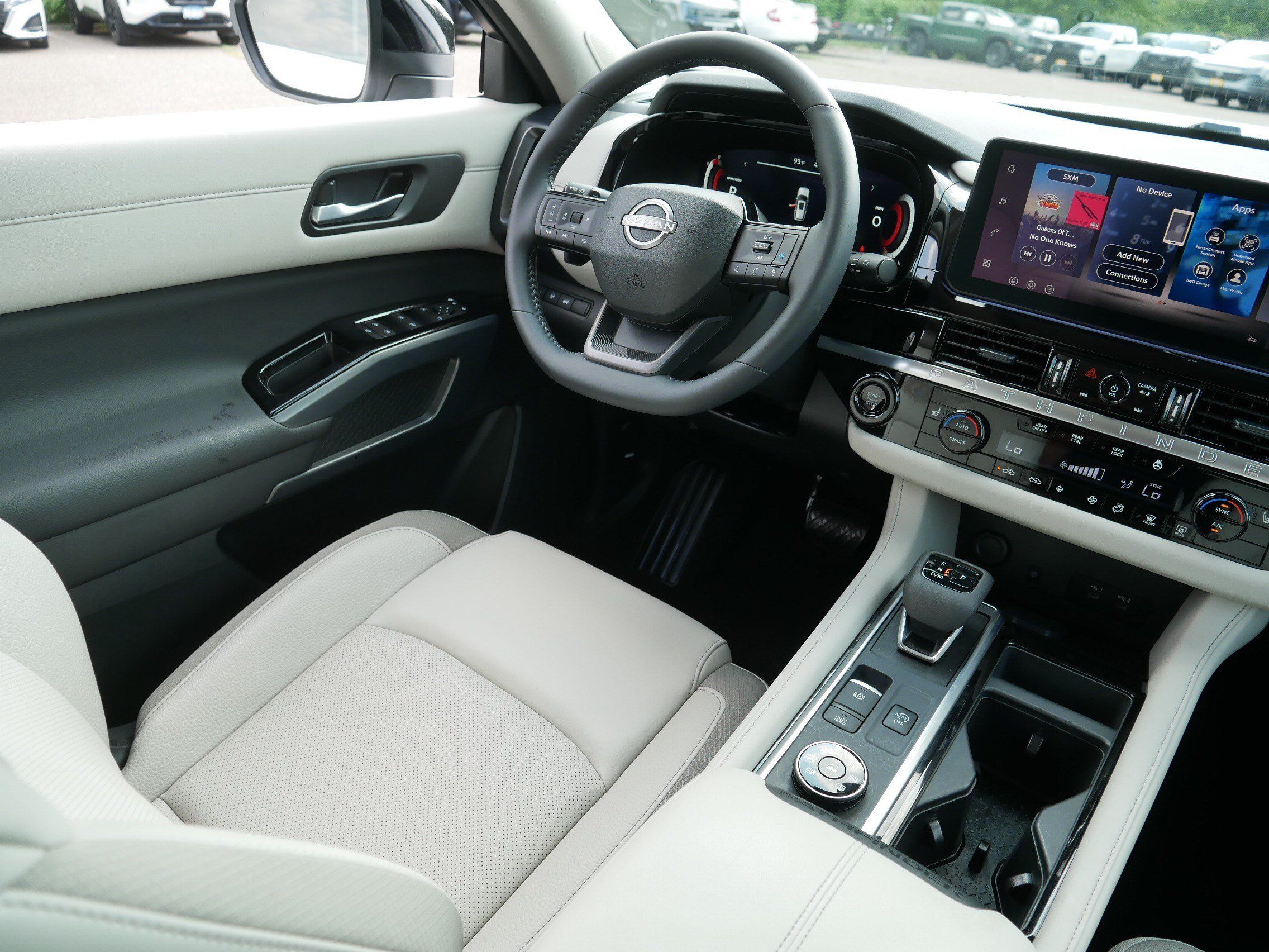 Certified 2026 Nissan Pathfinder SL w/ SL Premium Package AWD/4WD image 9