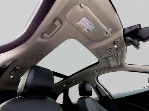 Used 2020 Jaguar F-PACE Premium image 27