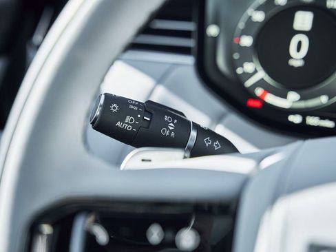 Used 2025 Land Rover Range Rover Sport Autobiography image 47