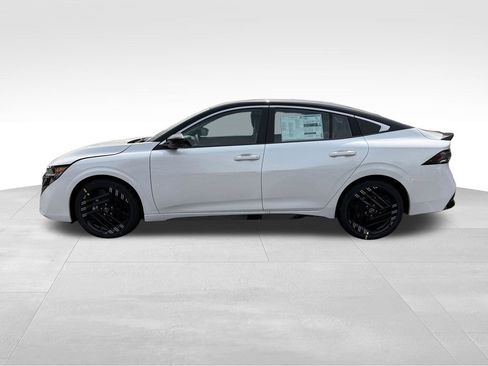 New 2026 Nissan Sentra SR w/ SR Premium Package FWD image 12