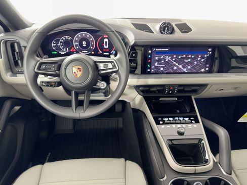 Certified 2026 Porsche Cayenne Coupe AWD/4WD image 28