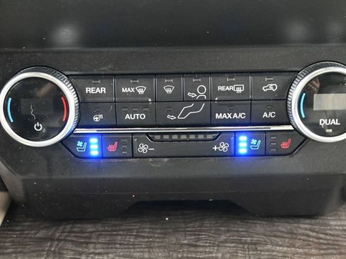 Used 2019 Ford Expedition Max Limited AWD/4WD image 23