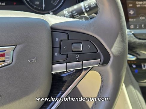 Used 2021 Cadillac XT6 Premium Luxury FWD image 25