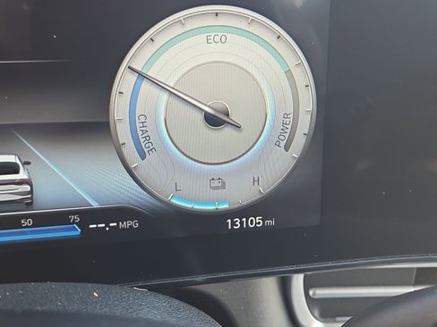 Certified 2023 Hyundai Elantra Limited image 21