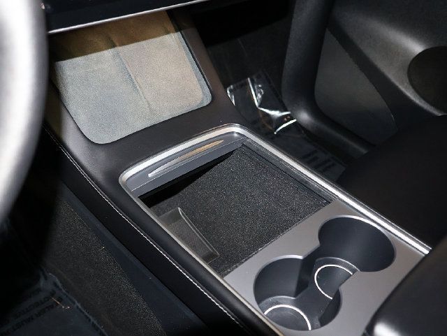 Used 2024 Tesla Model Y Long Range AWD/4WD image 21
