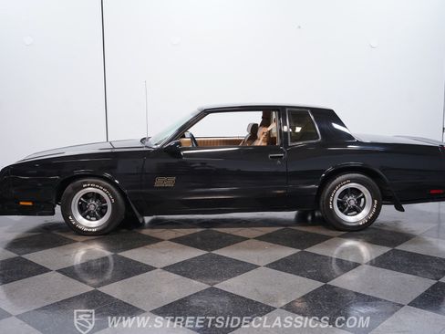 Used 1988 Chevrolet Monte Carlo SS RWD image 2