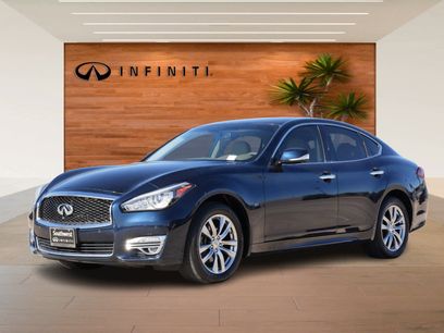 Used 2018 INFINITI Q70 Luxe