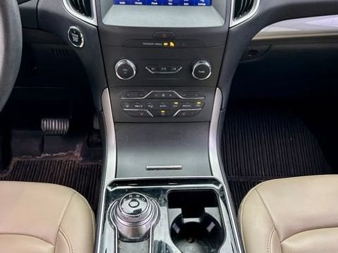 Used 2020 Ford Edge SEL w/ Convenience Package FWD image 8